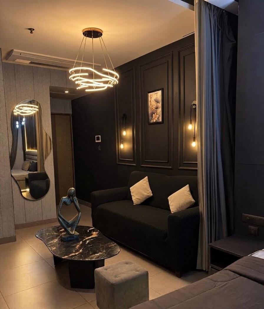 Above the City Premium 42nd Floor Stay Apartment in Noida