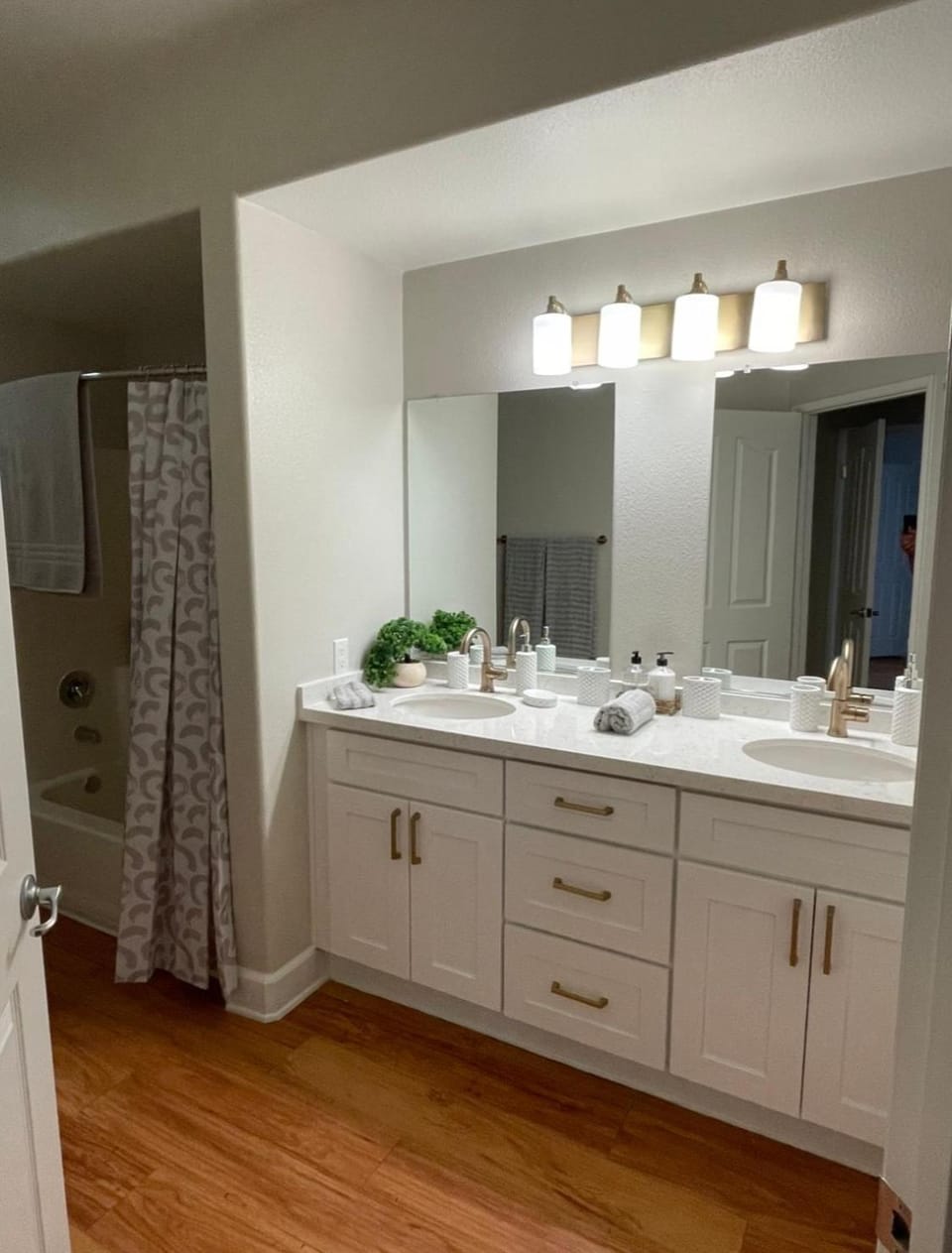 1BR Luxury Apartment Apartment in San Fernando Valley