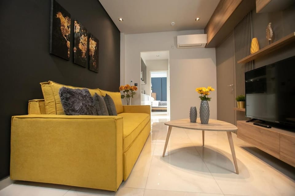 Modern Central Studio 10' Walk to Aristotelous Apartment in Thessaloniki