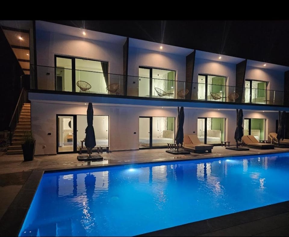Night, Spa and wellness centre/facilities