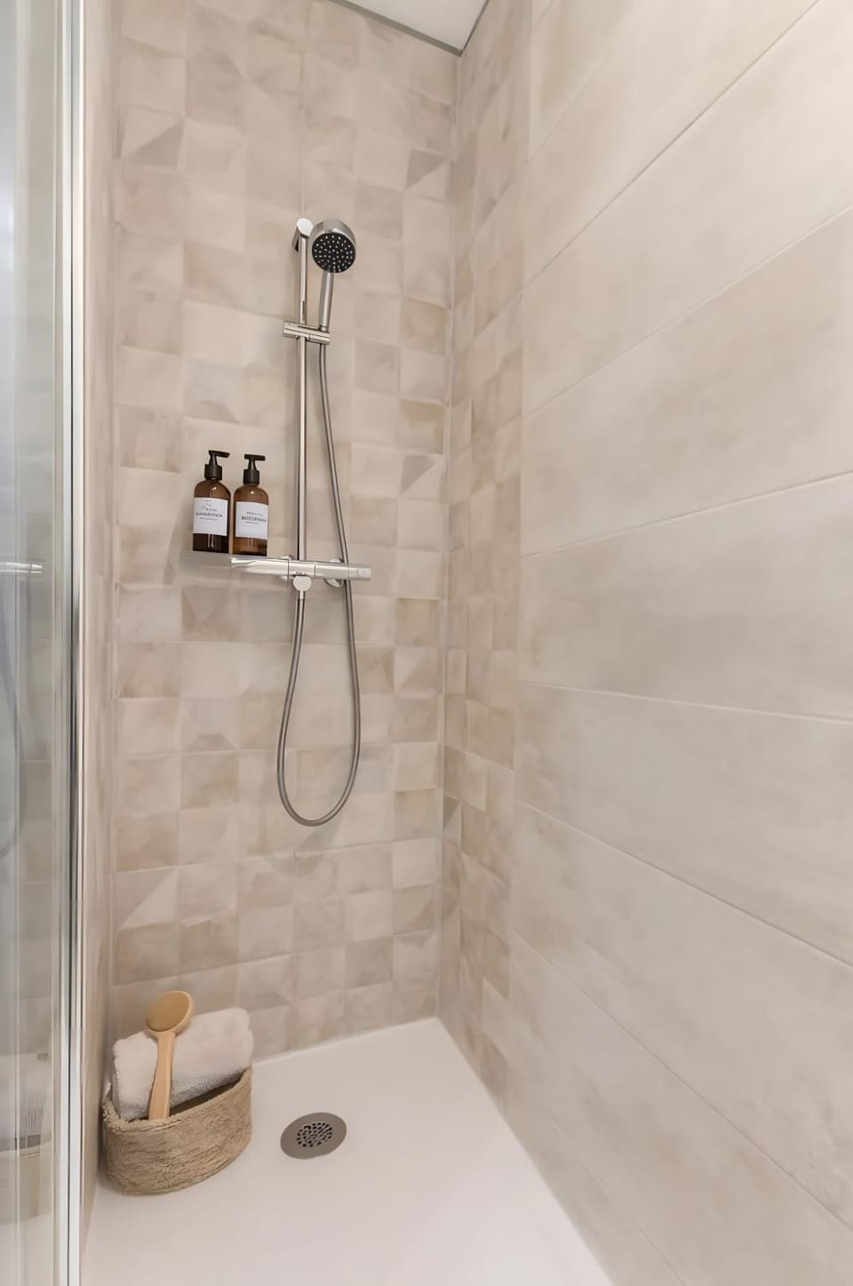 Bathroom, Living room