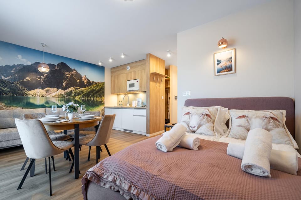 Bed, Kitchen or kitchenette, Living room, Photo of the whole room, Seating area, Dining area, Bedroom