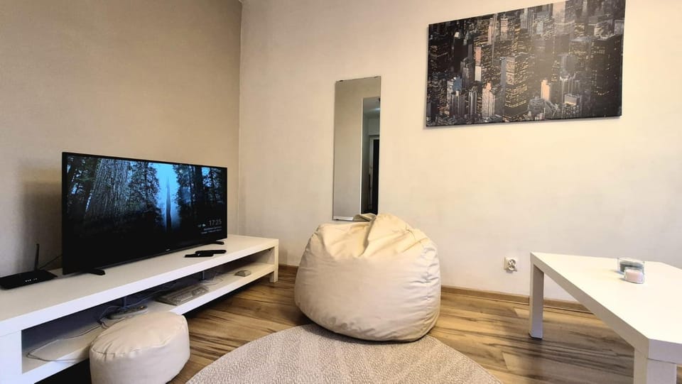 Communal lounge/ TV room, TV and multimedia, Evening entertainment