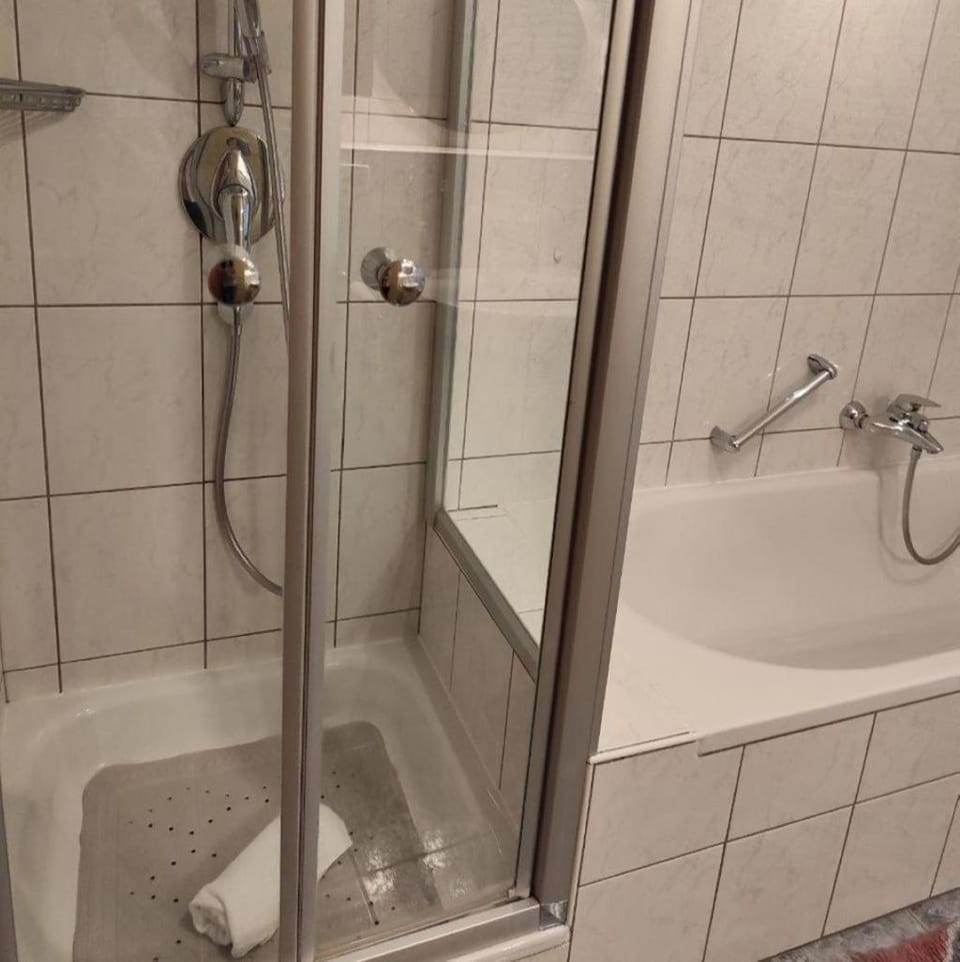 Großes Haus in Sandweier für bis zu 16 Gäste Apartment in Baden-Baden