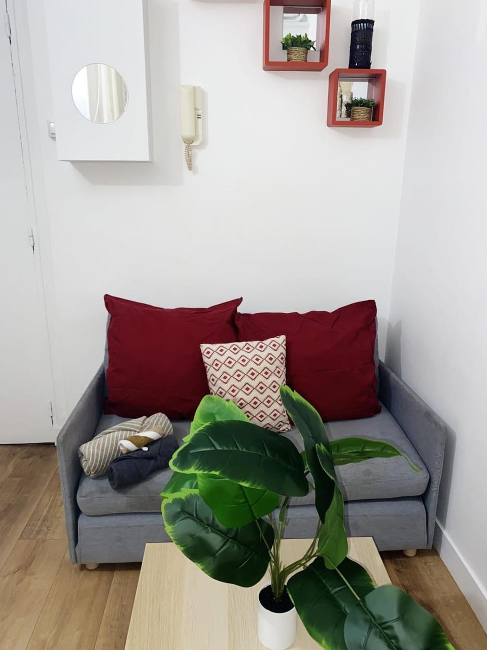 Living room, Seating area