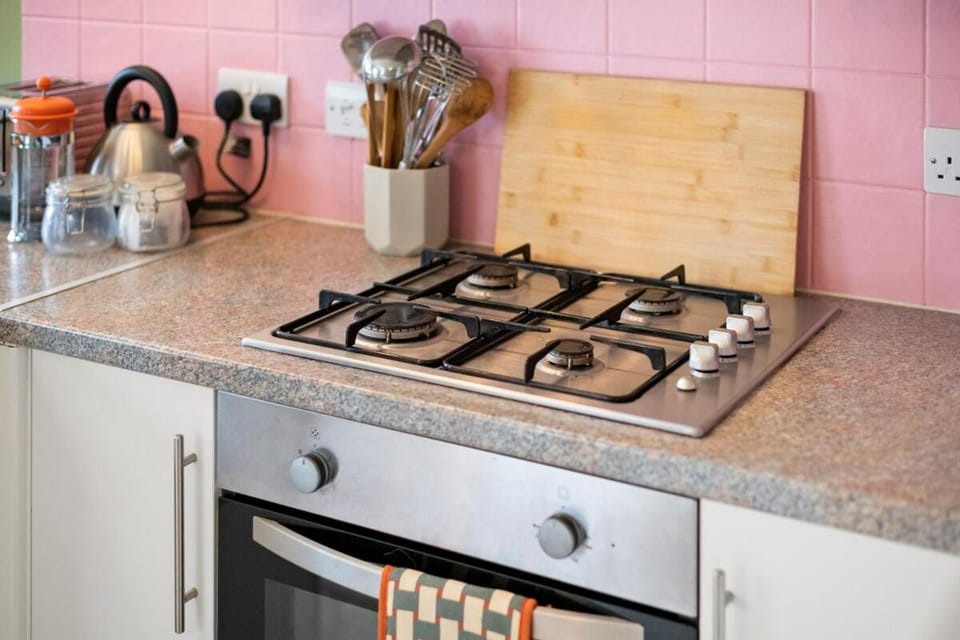 1BD apt in Bishop's Stortford by ARP Homes l 5 min to station l Town centre Apartment in East Hertfordshire District