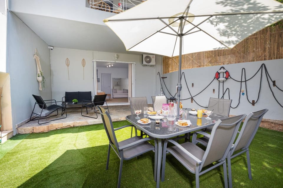 Patio, Garden, Dining area