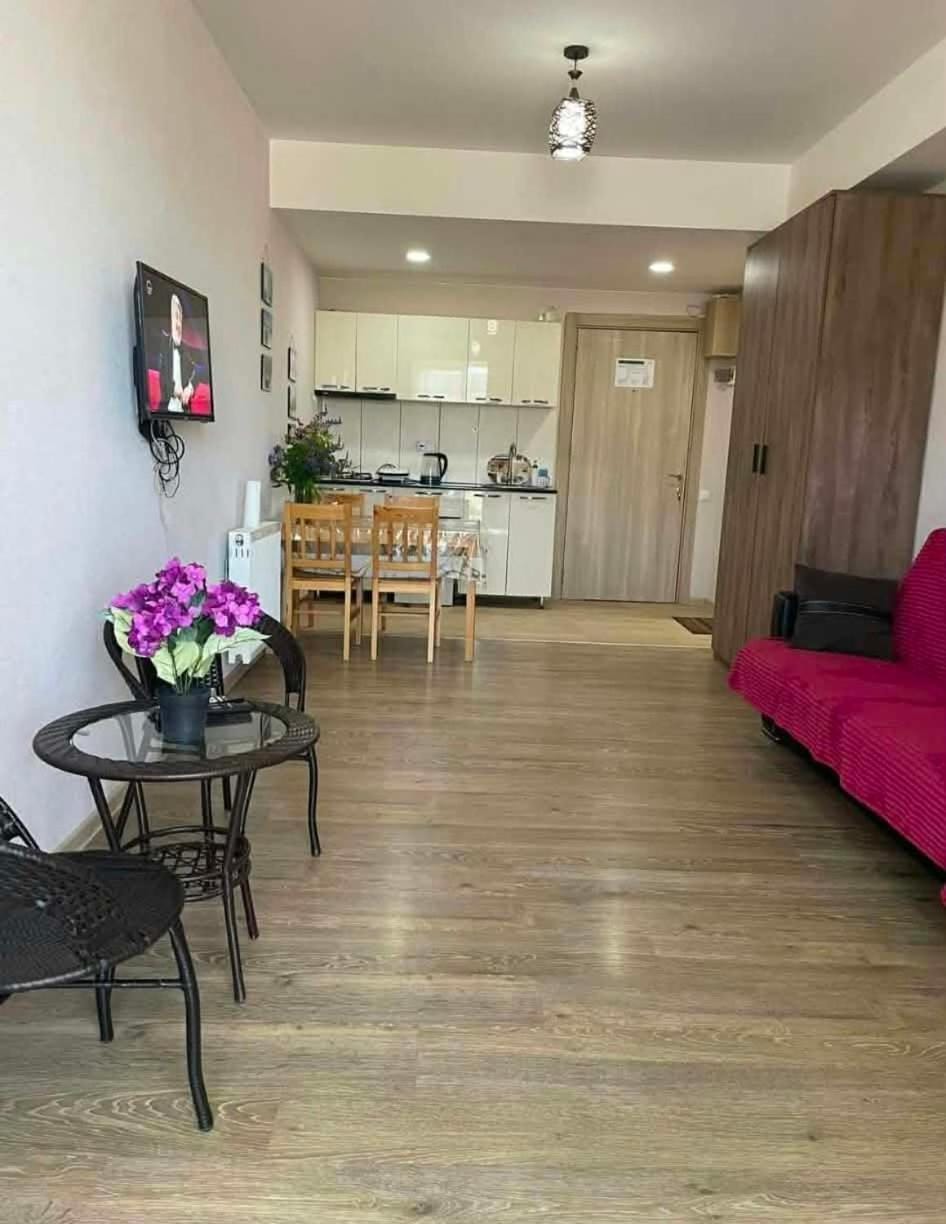 TV and multimedia, Kitchen or kitchenette, Living room