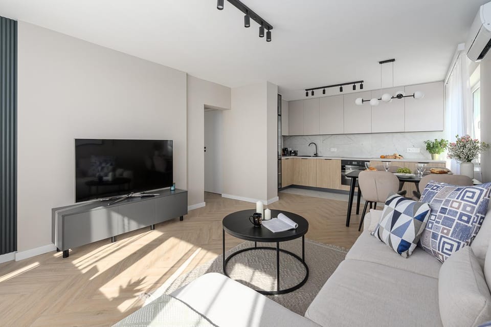 TV and multimedia, Kitchen or kitchenette, Living room, Seating area