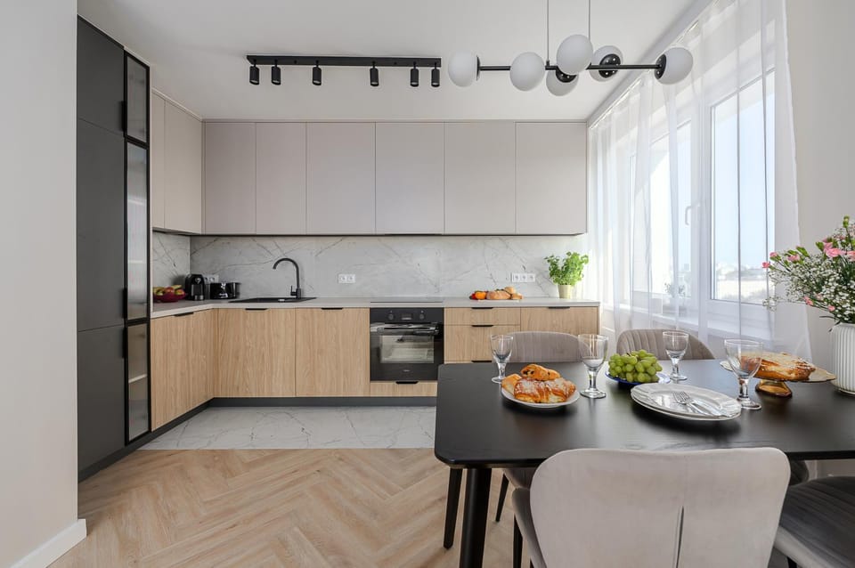 Kitchen or kitchenette, Dining area, stove, toaster
