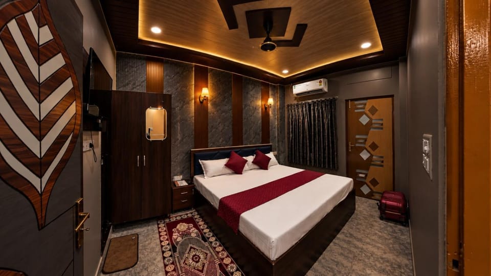 Bed, TV and multimedia, Photo of the whole room, Bedroom, wardrobe, air conditioner