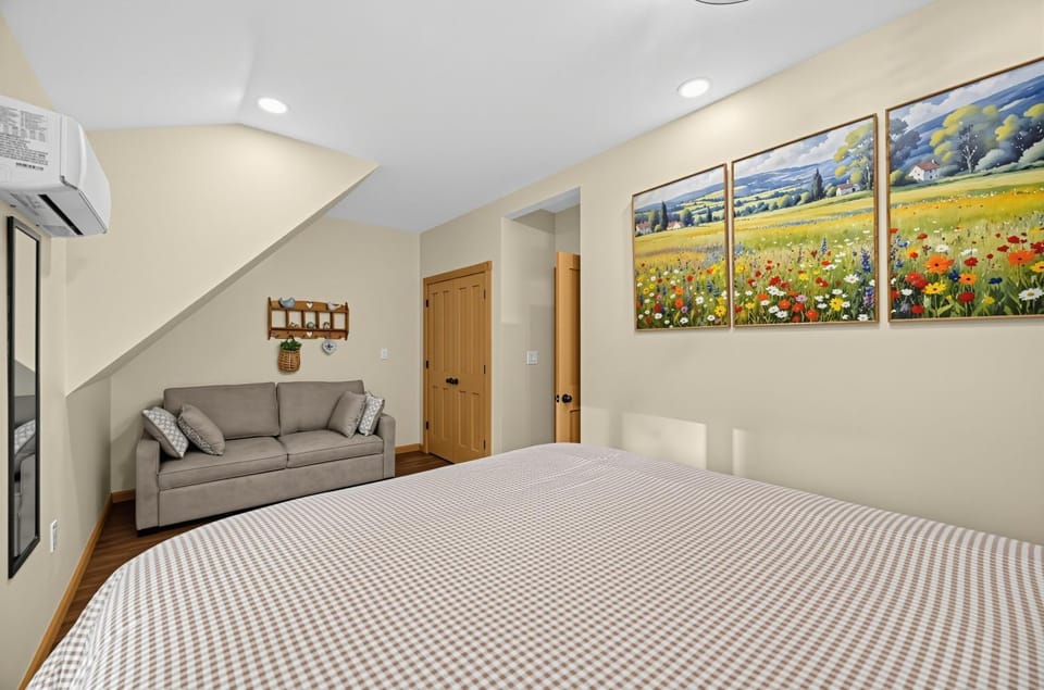 Bed, Bedroom