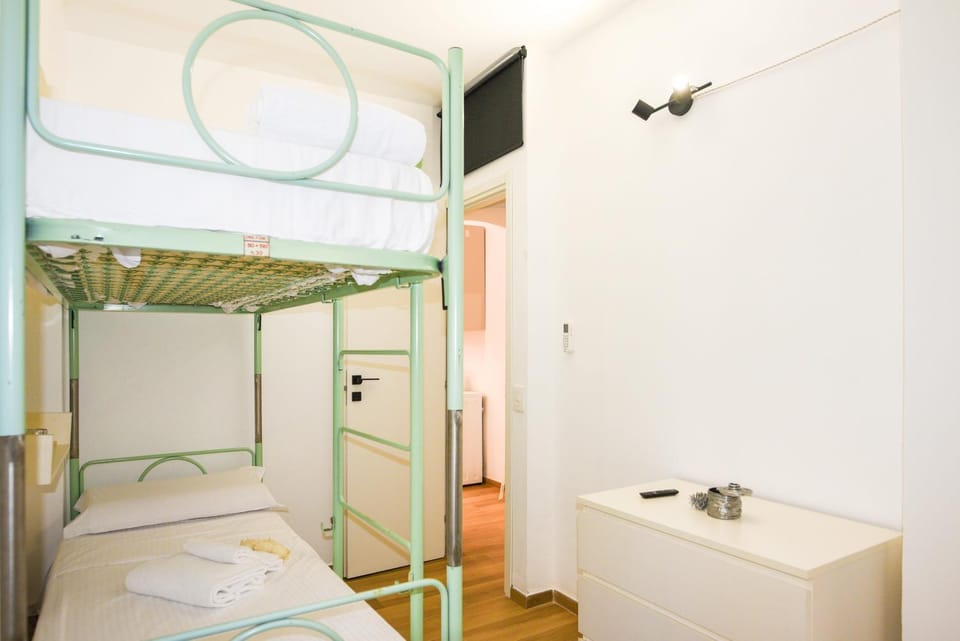 Bed, Photo of the whole room, Bedroom, bunk bed
