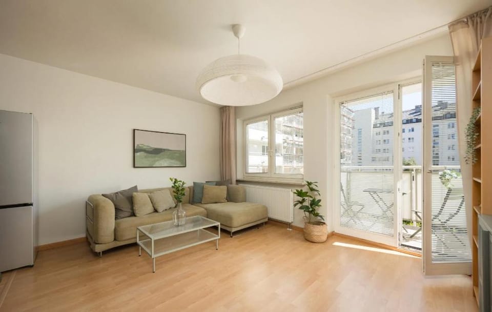 View (from property/room), Balcony/Terrace, Living room, Seating area