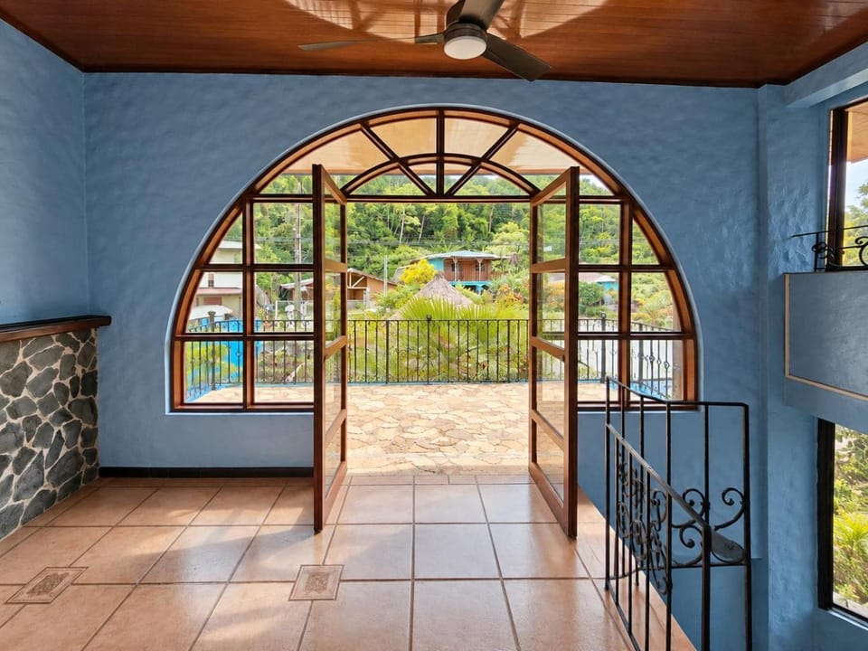 View (from property/room), Balcony/Terrace