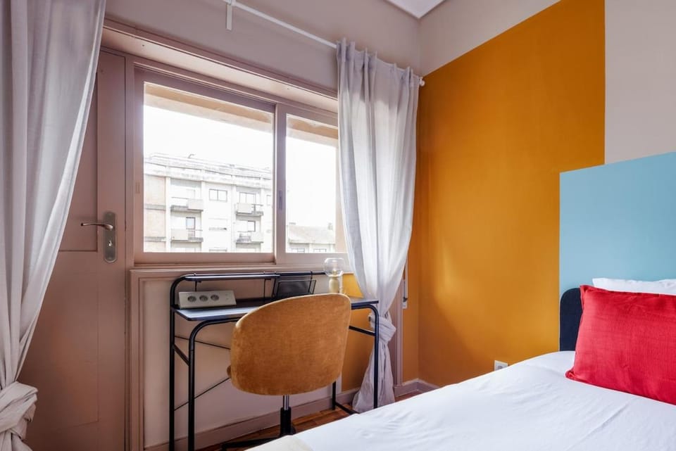 Spacious Family 3BR Apartment with Aqua Accents Apartment in Porto