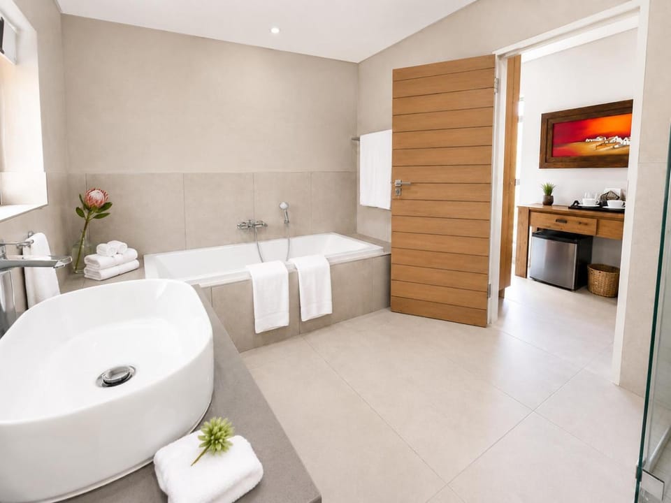Toilet, Bathroom, towels
