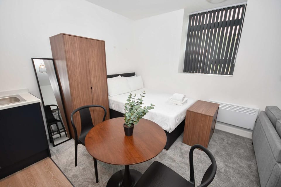 Central Bradford Modern Studio - Sleeps 4 Apartment in Bradford