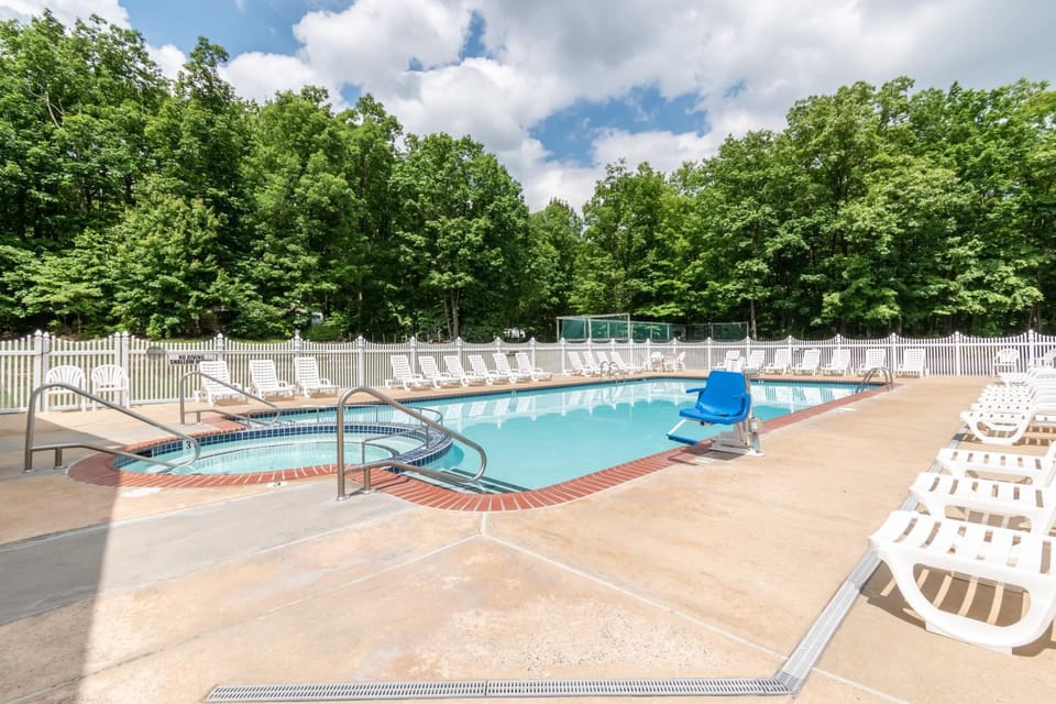 Spring Gulch Lakefront Park Model 5 Campground/ 
RV Resort in Pennsylvania
