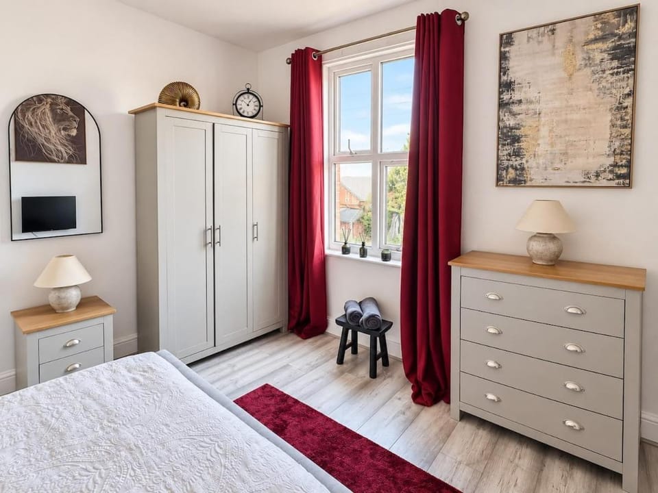 New Brighton Beachside Apartment w Balcony Apartment in Wallasey
