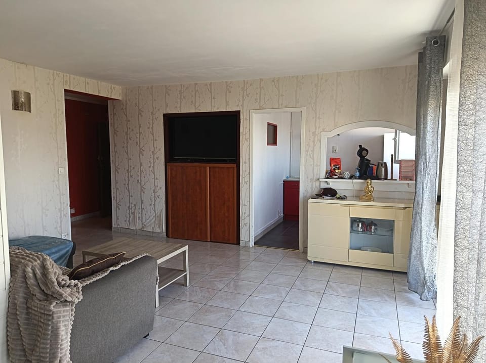 Property building, Living room