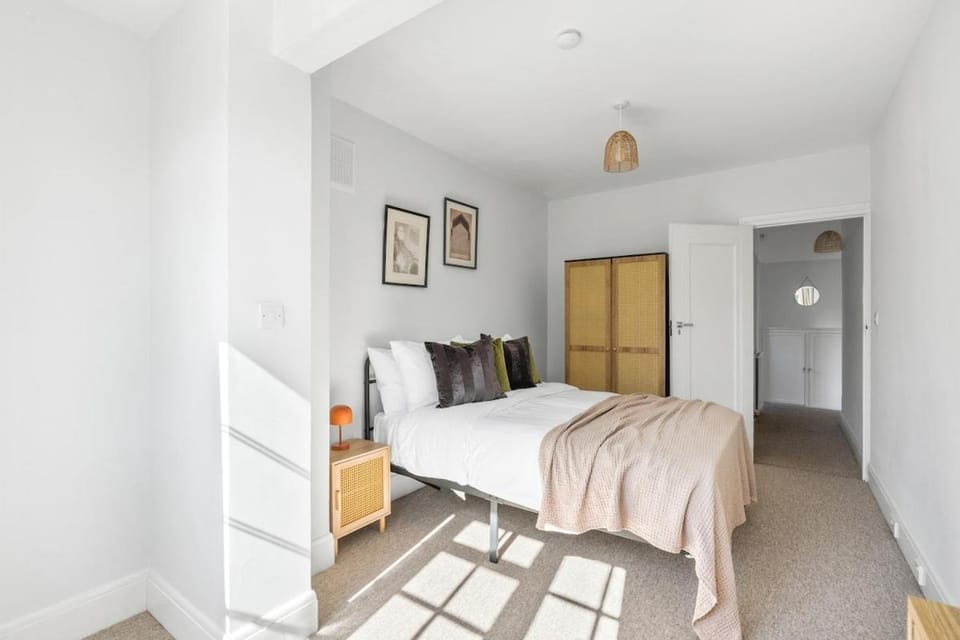 Anna's House Apartment in Worthing