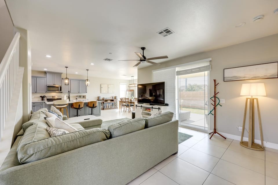 Large Family Home in Fontana! Shop, Dine & Explore House in Fontana