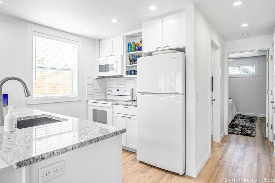 Kitchen or kitchenette, kitchen