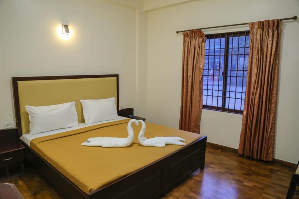 Photo of the whole room, Bedroom, towels