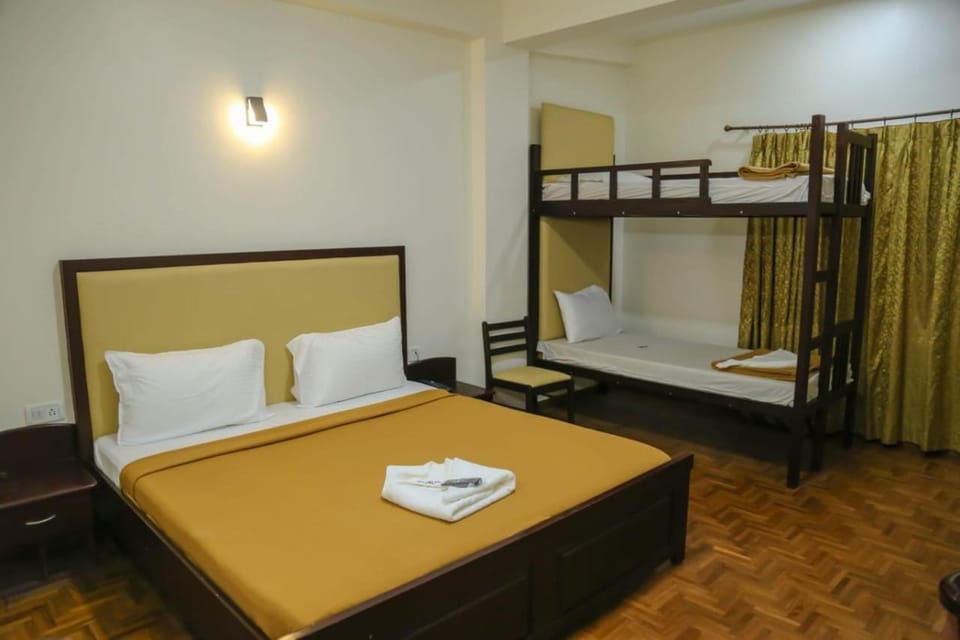 Bed, Photo of the whole room, Bedroom, bunk bed, towels