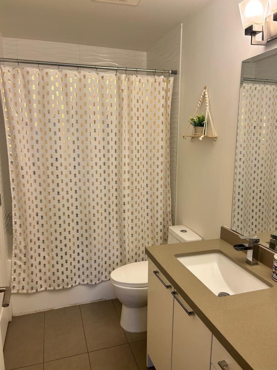 Beautiful Cozy Room Vacation rental in Surrey