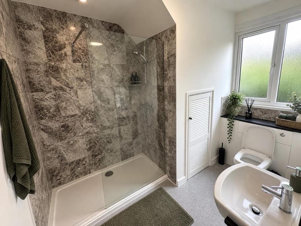 Luxury 5-bed Park Estate home with garden House in Nottingham
