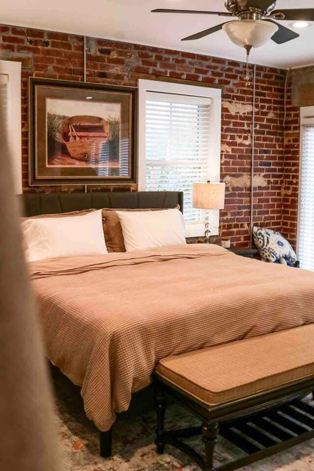 Bed, Photo of the whole room, Decorative detail, Seating area, Bedroom