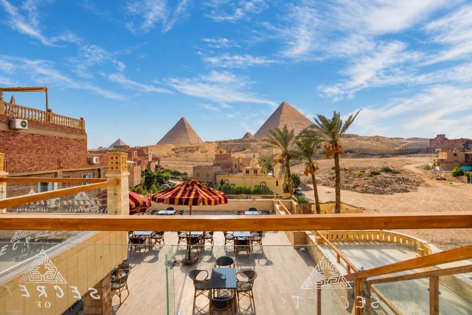 Property building, Patio, Nearby landmark, Day, Natural landscape, Mountain view, Pool view
