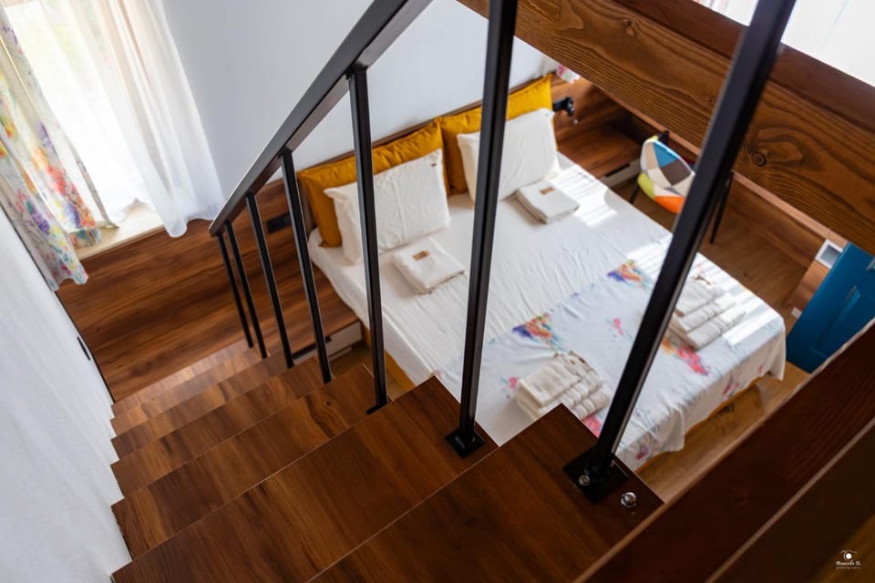 Photo of the whole room, Bedroom, towels
