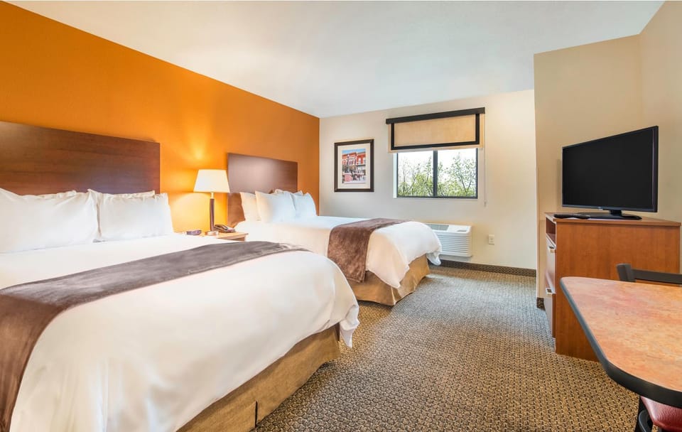 Bed, TV and multimedia, Bedroom