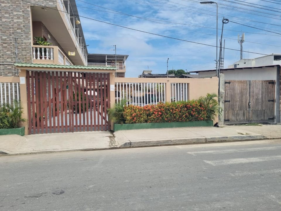 Hostal Familiar Rosario Bed and Breakfast in Playas