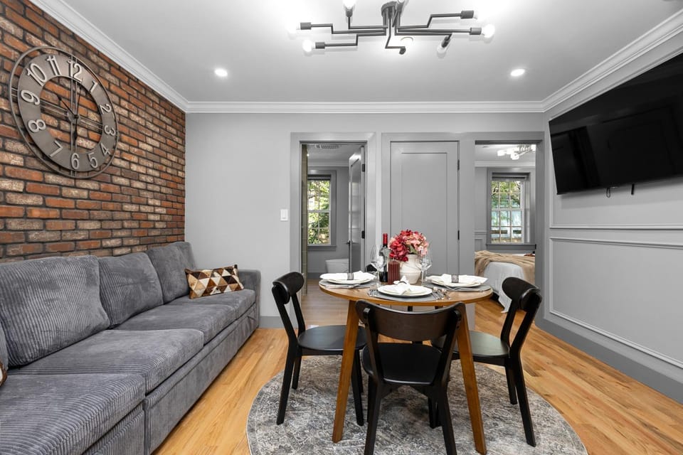 TV and multimedia, Living room, Dining area