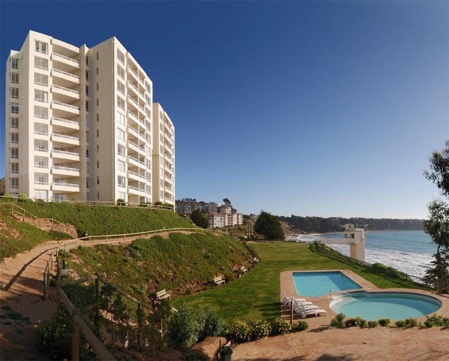 Property building, Day, Swimming pool