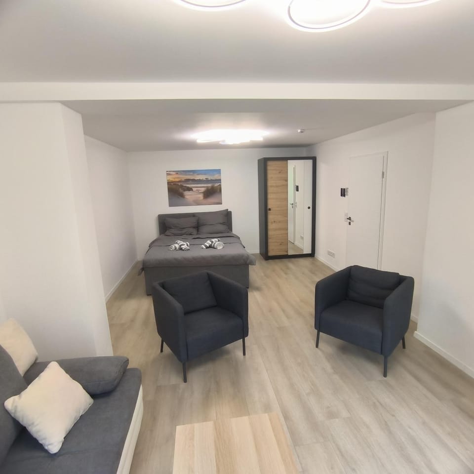Seating area, Bedroom
