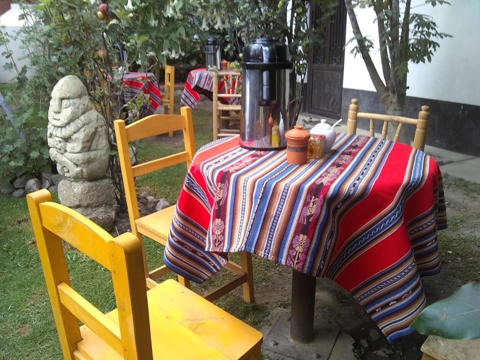 Patio, Day, Garden, Living room, Seating area, Dining area, Garden view
