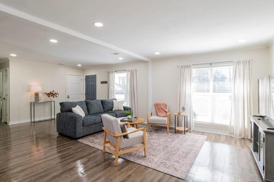 TV and multimedia, Living room, Seating area