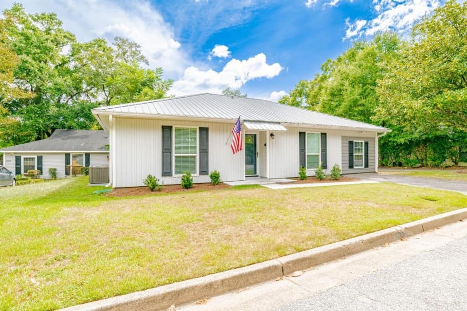 University South Alabama Home Windham House in Mobile