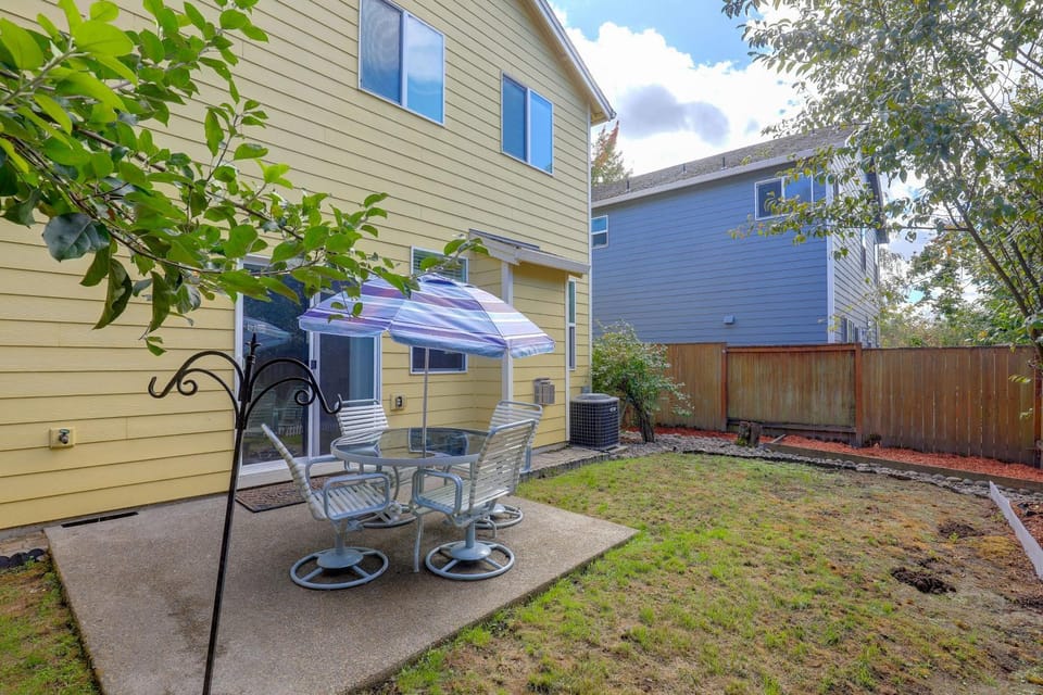 Work & Explore! Home w/ Fenced Yard in Beaverton House in Beaverton