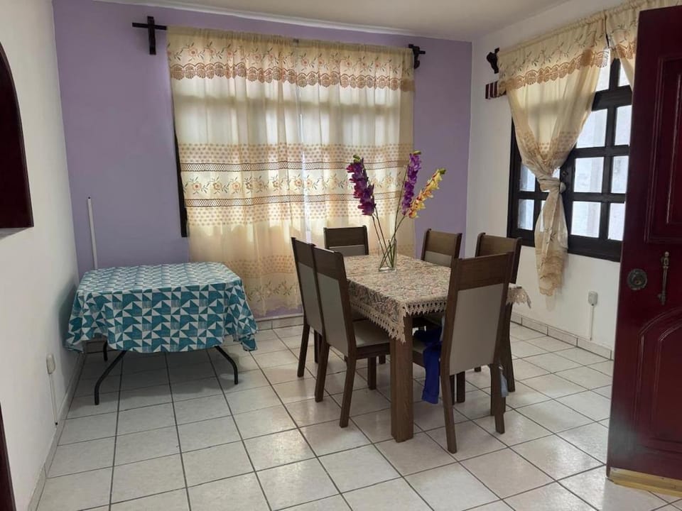 Private house for 9 Excellent location Spacious parking House in Oaxaca
