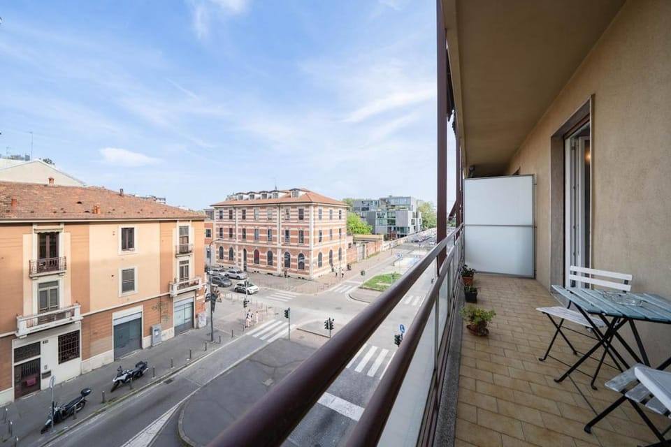 San babila 10 Minuti - Metro Blu - 4 Ospiti Apartment in Milan