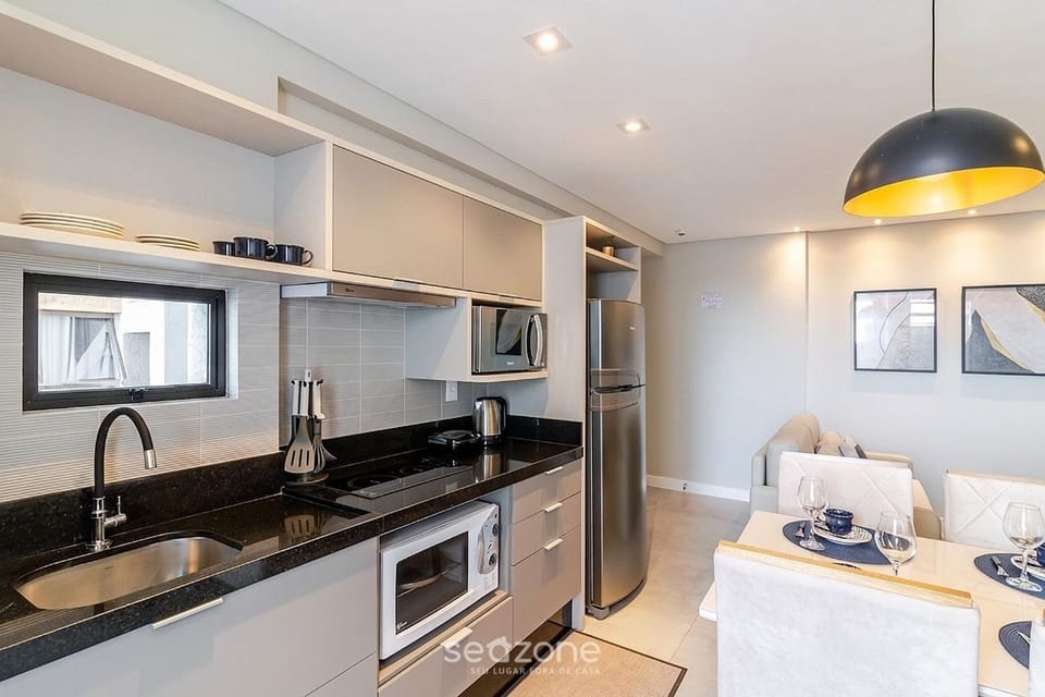 Kitchen or kitchenette, Seating area, Dining area