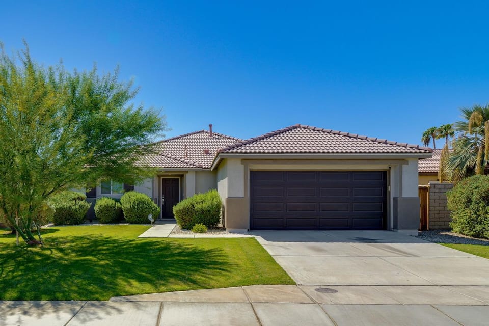 Coachella Getaway w/ Yard! Near Festivals & Golf House in Indio