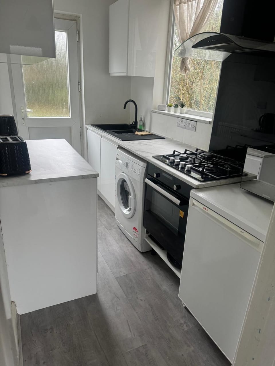 Beautiful & cosy home with Garden House in Hatfield