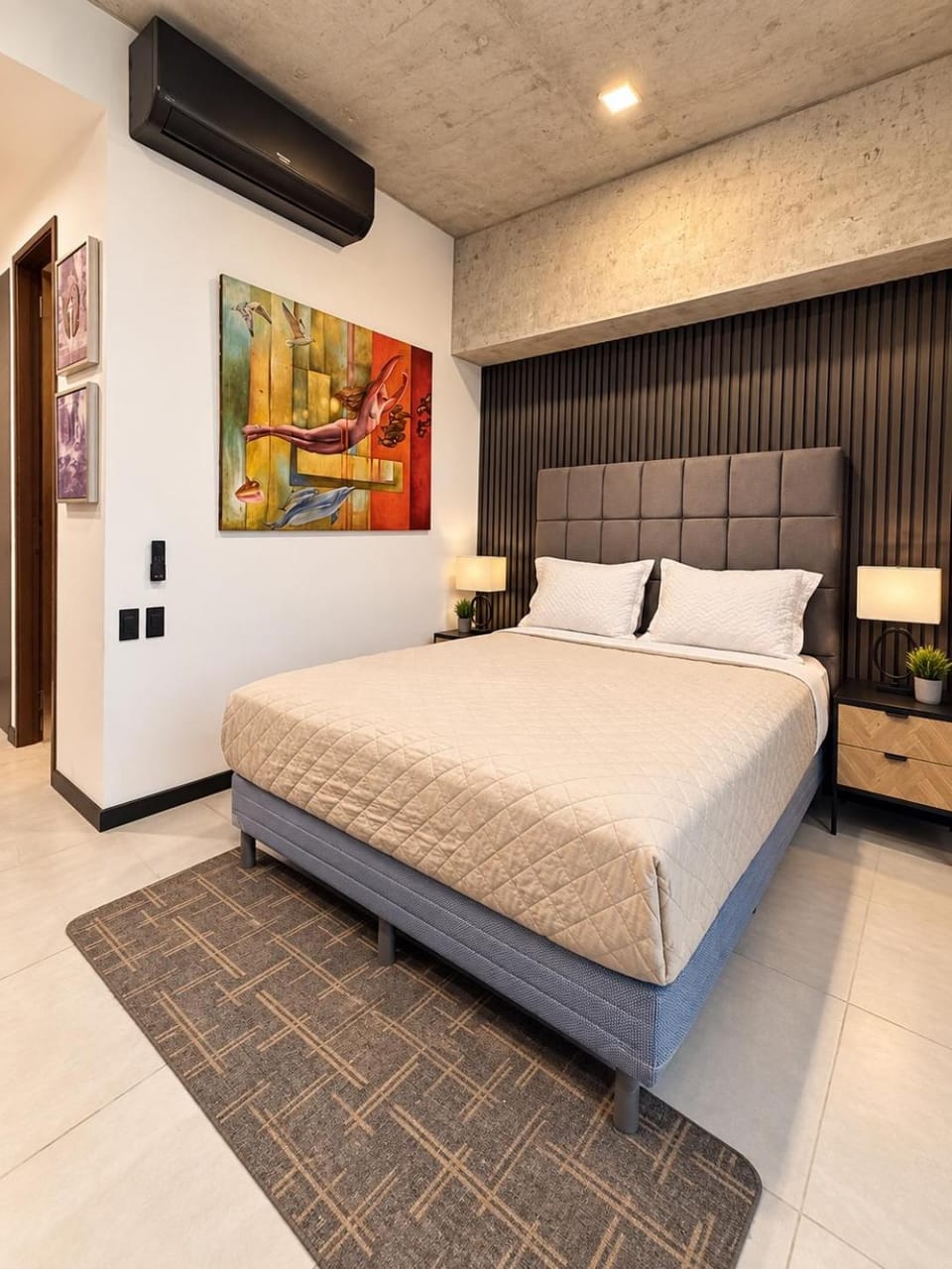 Bed, Photo of the whole room, Bedroom, air conditioner